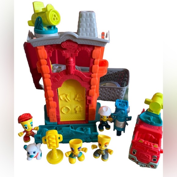 Play-Doh Other - Play-Doh Town Fire Station firetruck, police motorcycle and Figures